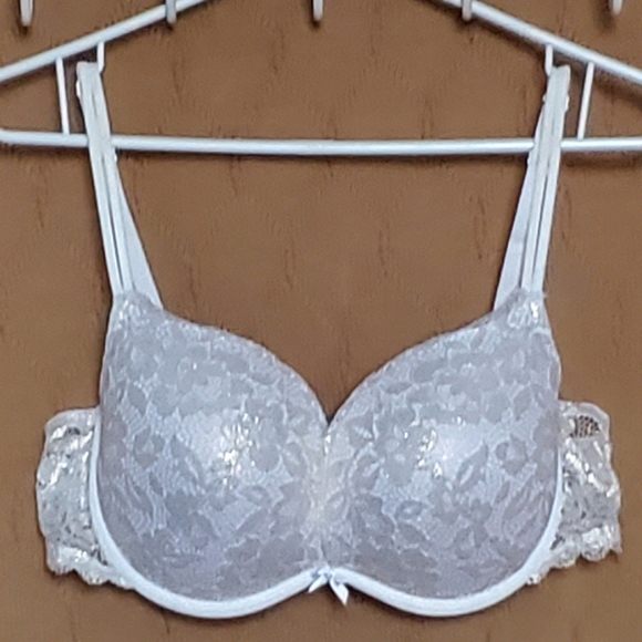 Lasenza bra - Picture 1 of 8